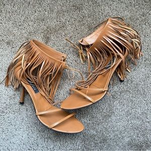 Vintage 90s Y2K Michael Shannon Brown Leather Fringe Sandals Heels Size 10